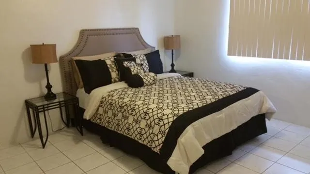 Beautiful 2 bedroom 1 bath - Image 1