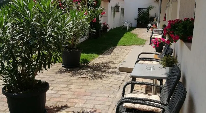Mediterrán Apartmanház - Image 1