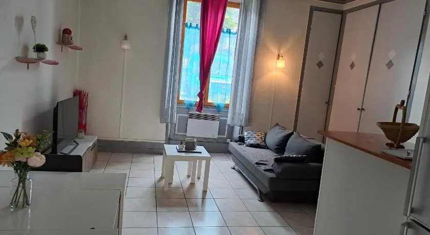 Appartement centre ville de la mure - Image 1