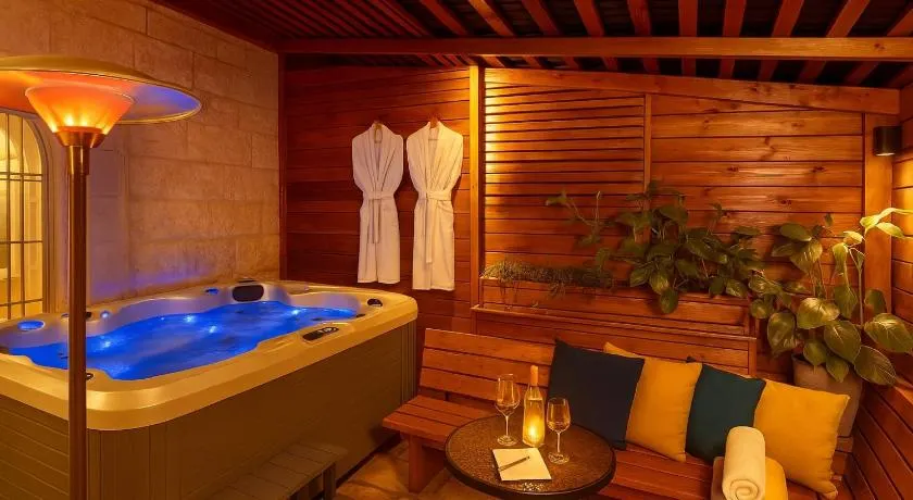 Mamilla View- Suites & Apt Hotel - Image 1