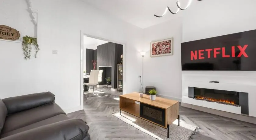 Modern & Stylish Stay in the Heart of Great Harwood - Image 1