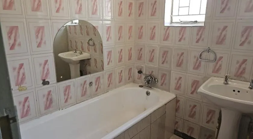 Lalas guest house - Image 1