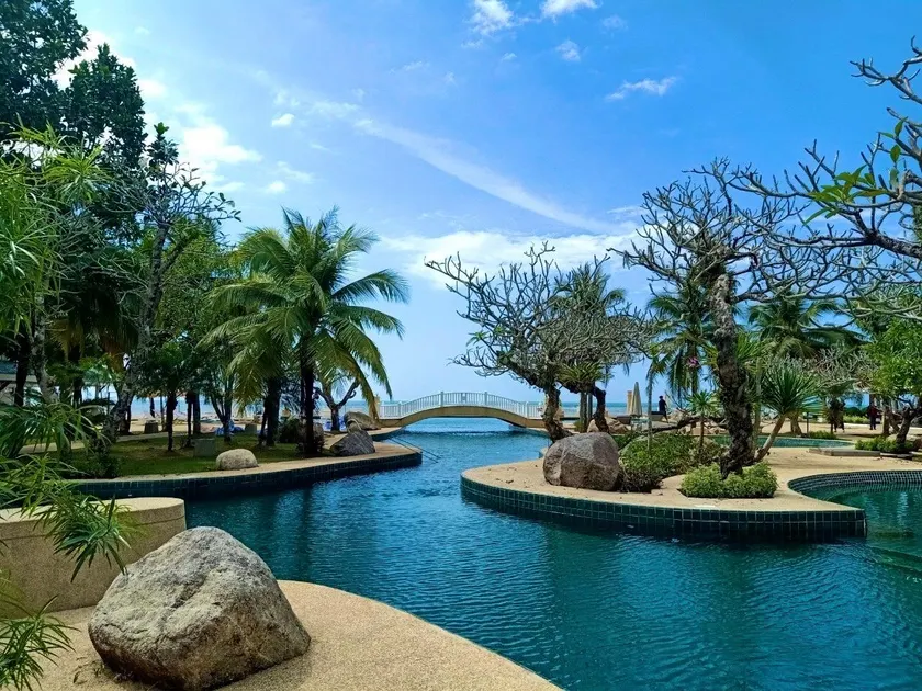 Miracle Island Resort - Image 1