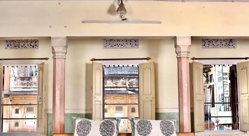 Heritage Stay in Johari Bazaar - Image 1
