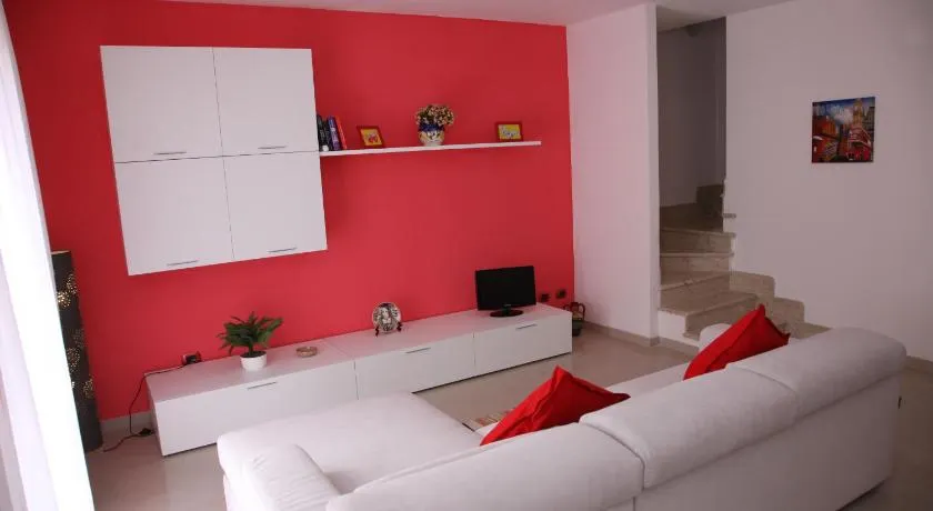 King's Residence - Image 1