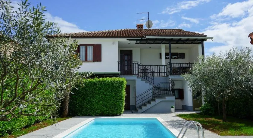Leon with Private Pool - Image 1