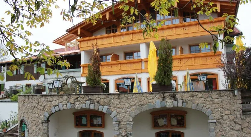 Landgasthaus & Hotel Kurfer Hof - Image 1