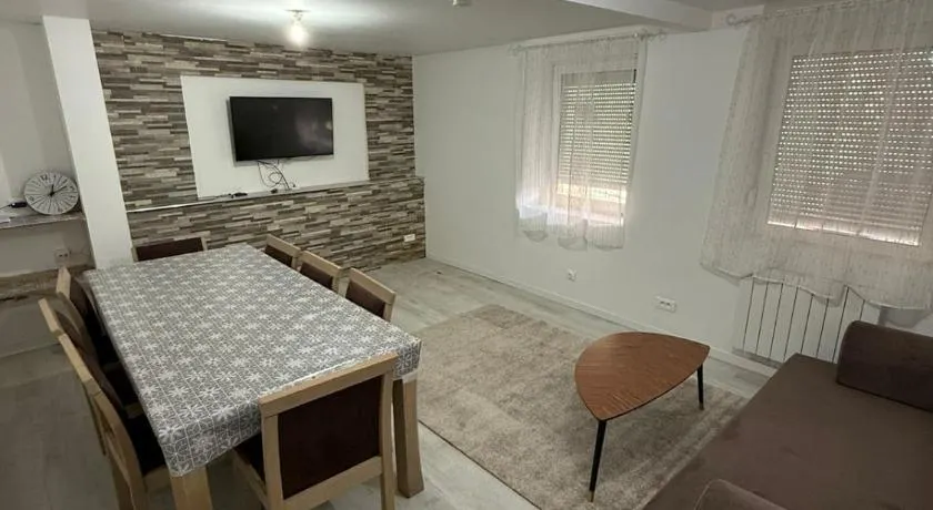 Maison 3 chambres - Parking privé - Image 1
