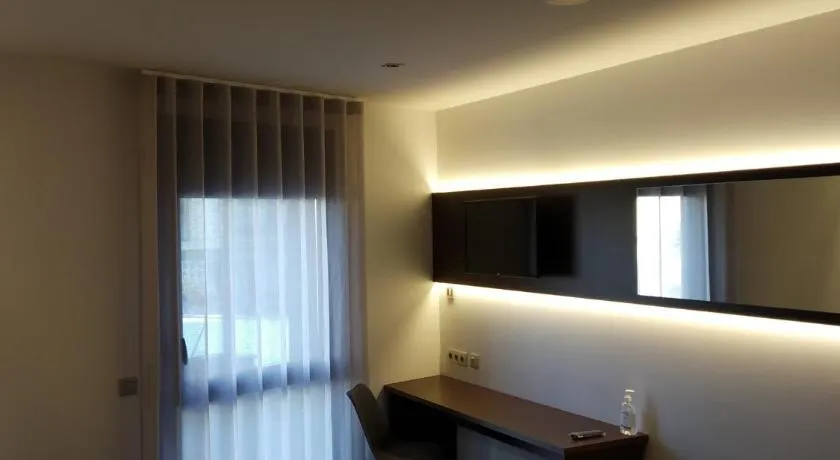Hotel Olot Centre - Image 1