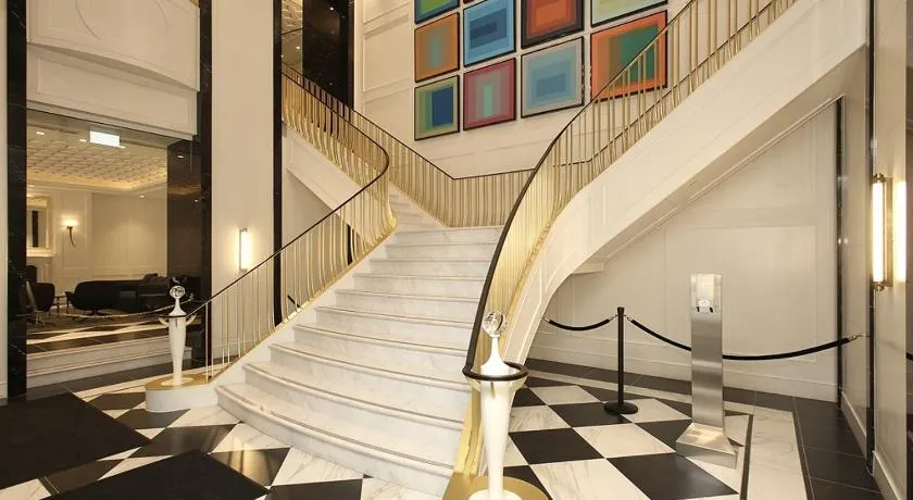 Stylish Downtown Toronto Residential Hotel - Image 1