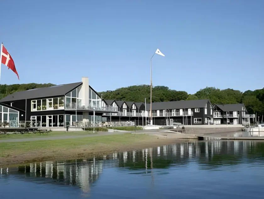 Hotel Strandtangen - Image 1