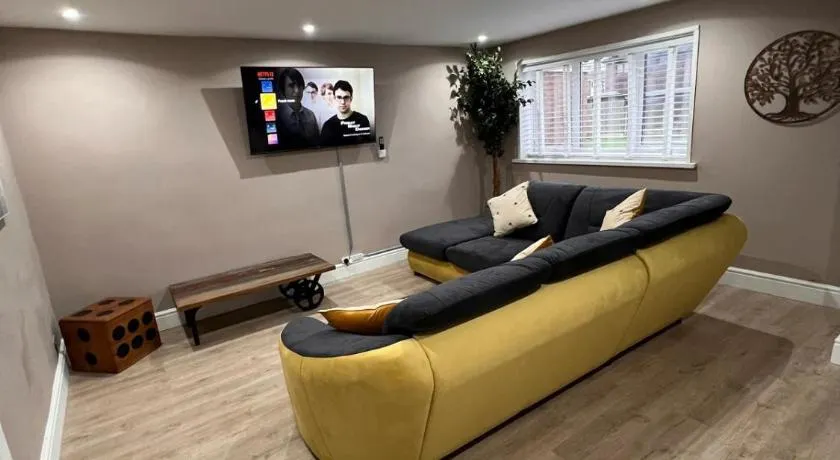 Premier inn mattresses SKY SPORTS & Netflix- sleeps 6 - Image 1