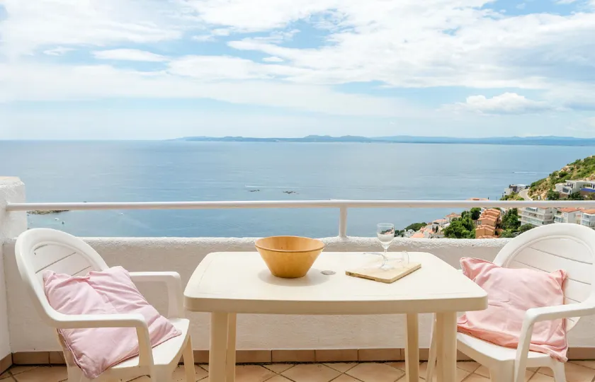 Roses Villa Buraux - Image 1