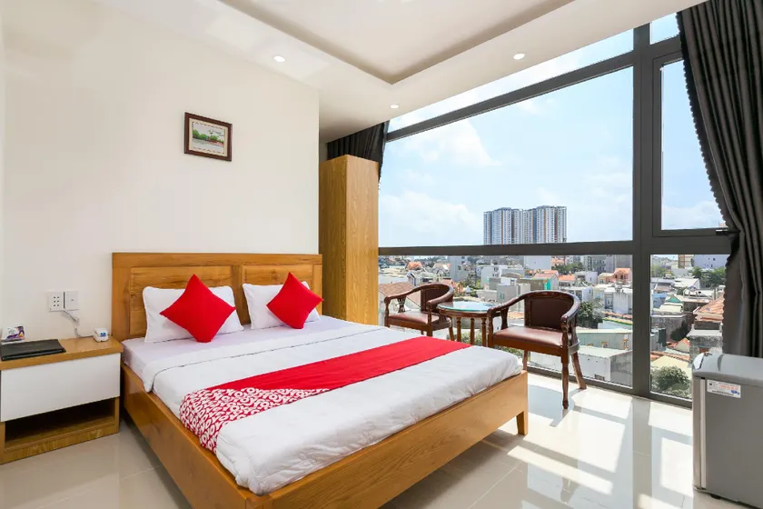 Marine Hotel & Apartment - Image 1