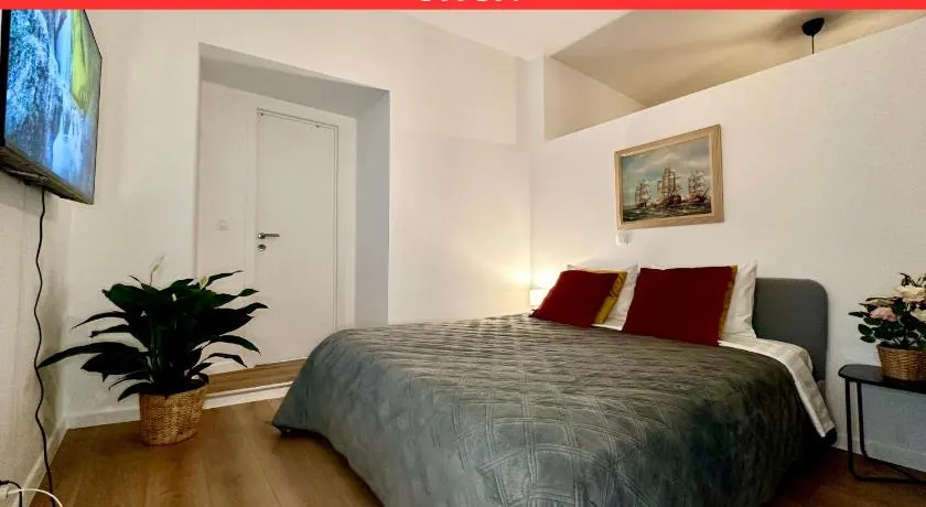 Luxury Suites Mons by Rikas Hotels - Image 1