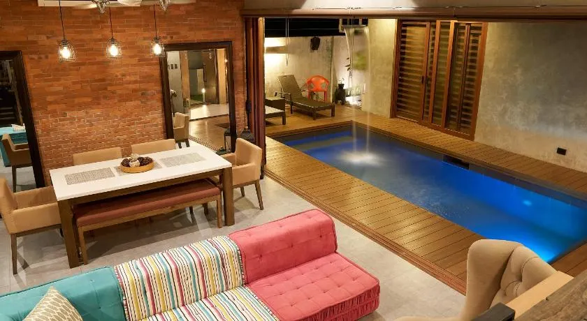 ISLA VILLA 1 amazing waterfall pool house near beach, bars & restaurants - Image 1