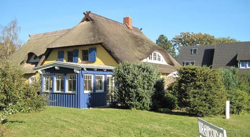 Ferienwohnungen Reetwinkel in Wieck - Image 1
