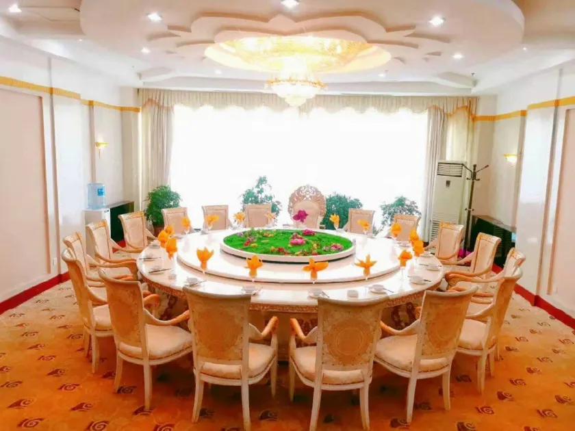 Gangu Hotel - Image 1