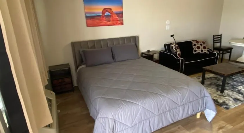 Green River Inn Apartments - Image 1