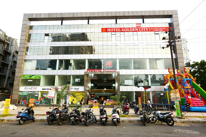 OYO Hotel Golden City - Image 1