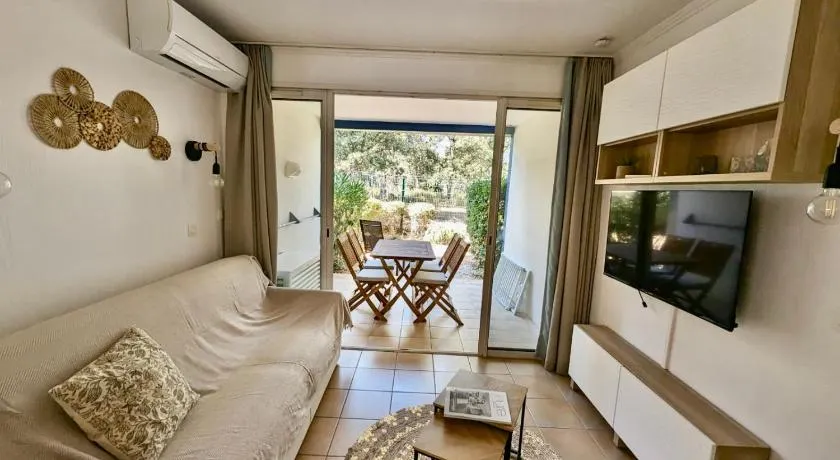 *Les Restanques vue mer et jardin 4033* - Image 1