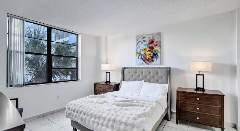 Cozy 1BR Near Hard Rock Stadium - 214 - Image 1