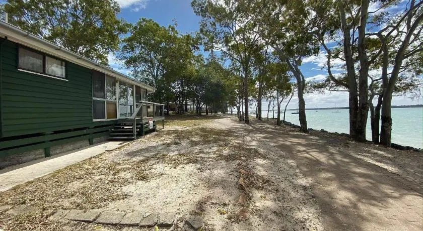 Stafford Hall - Burrum Heads- Riverfront- 3BR- Great Views - Image 1