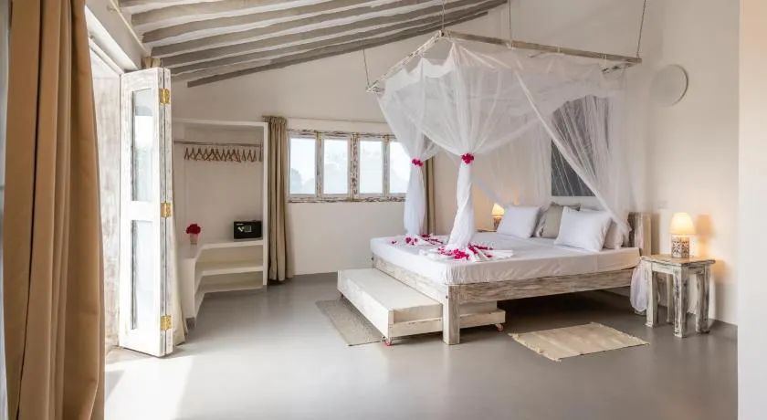 Casamia Suites - Image 1