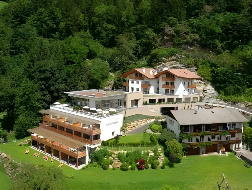Hotel Bad Fallenbach - Image 1