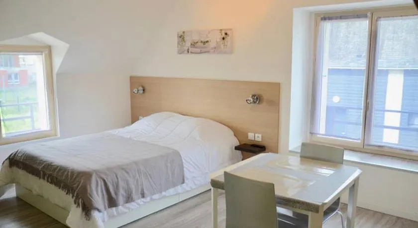 La petite maison 3 - Image 1