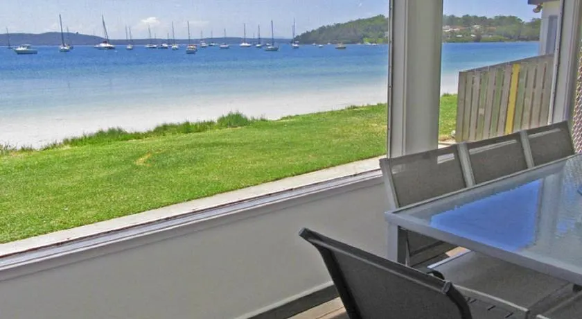 Casa Martins Absolute Waterfront House - Image 1