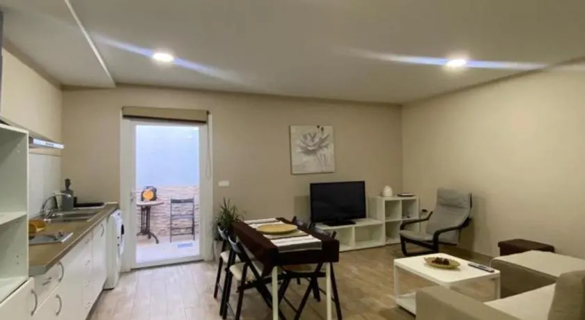 Apartamentos Albeniz - Image 1
