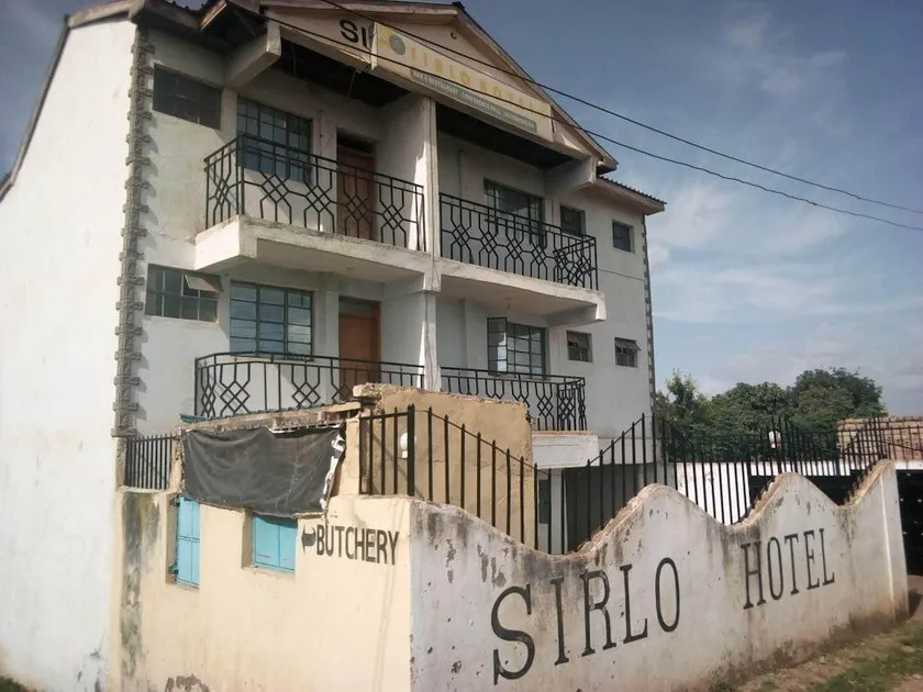 Sirlo Hotel - Image 1
