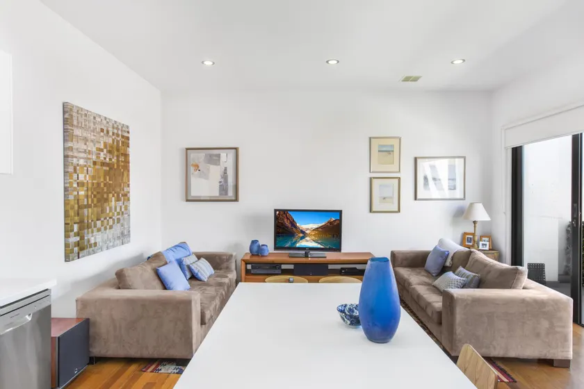 2-Bed Apartment with Parking & Balcony Near Trains - Image 1