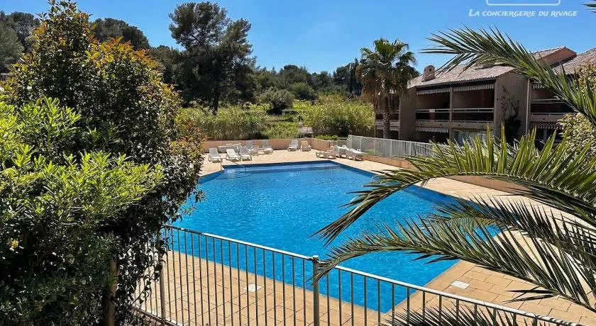 Hortensia Régence Park Swimming pool Beach 300 m away - Image 1