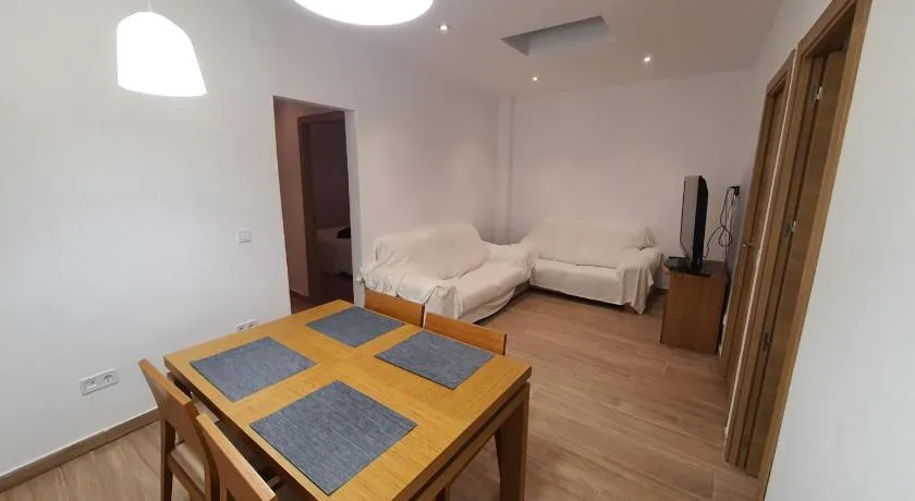 Casa Lom - Image 1