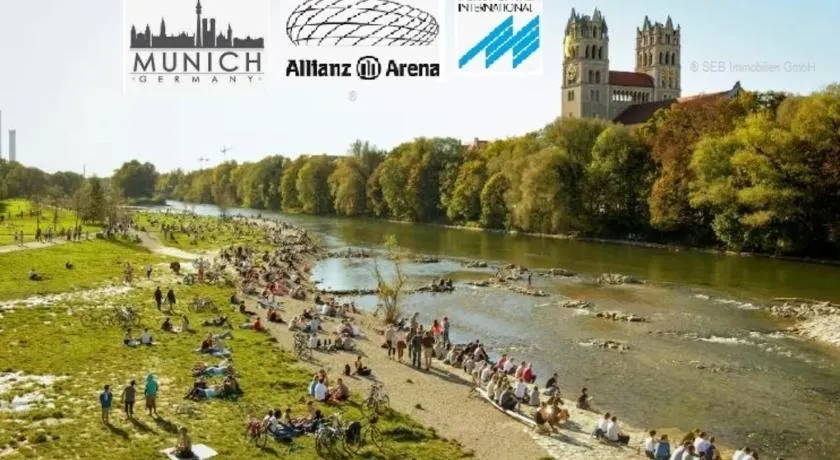 5 Personen Messe Marienplatz ViktualienmarktOktoberfest - Image 1