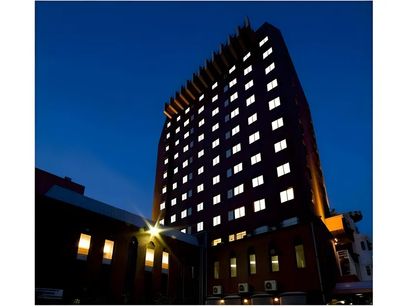 Hotel Brisbane's - Image 1