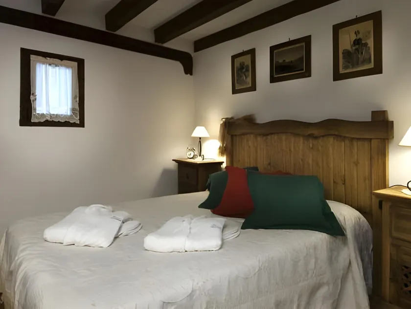 La Casa de los Soportales - Image 1