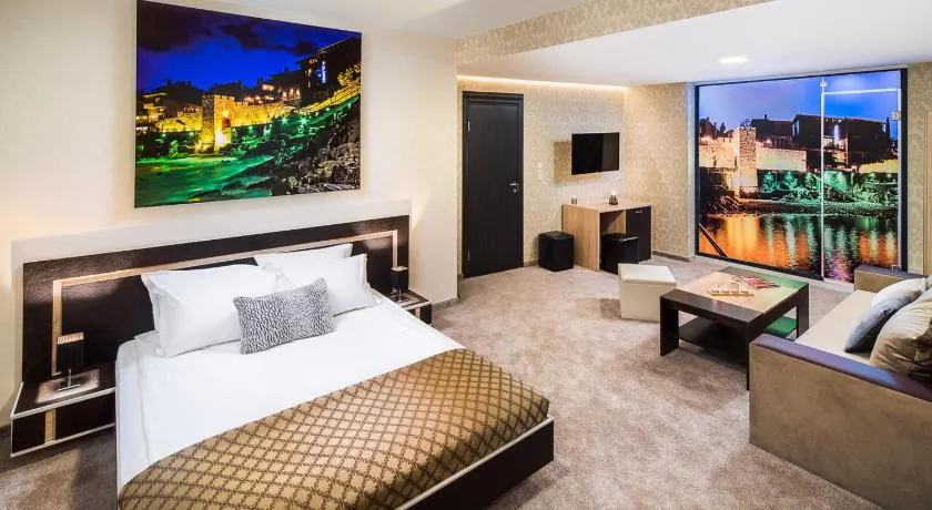 Central Point Boutique Hotel - Image 1