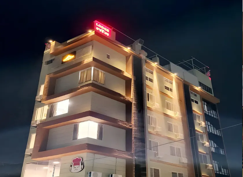 Hotel Jay Palace Inn - Image 1