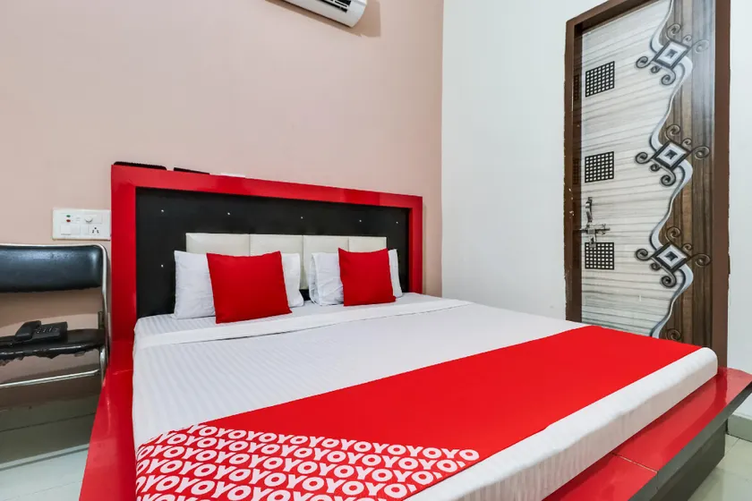 OYO 49824 Dhingra Guest House - Image 1