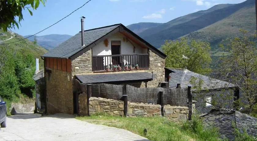 Spacious Apartment in Odollo, Mountain View, 150 sqm, Fireplace - Image 1