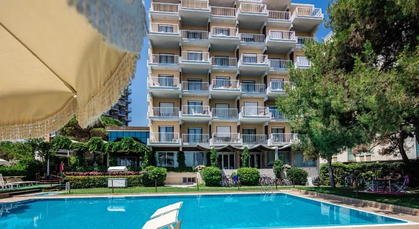 Hotel Atlantic - Image 1
