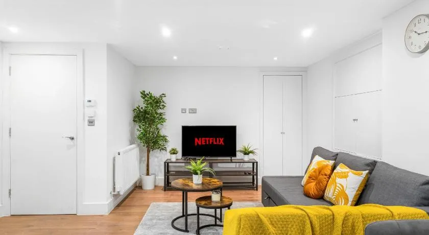 The Perfect Stay London, Home with 2 Bedrooms 1 Bath - Battersea, Vauxhall and Nine Elms - Image 1
