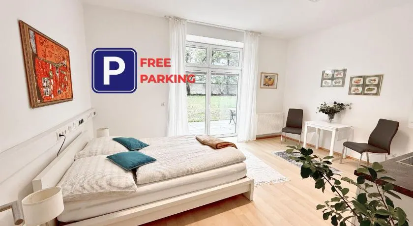 Giardino Airport Apartment with garden - Image 1