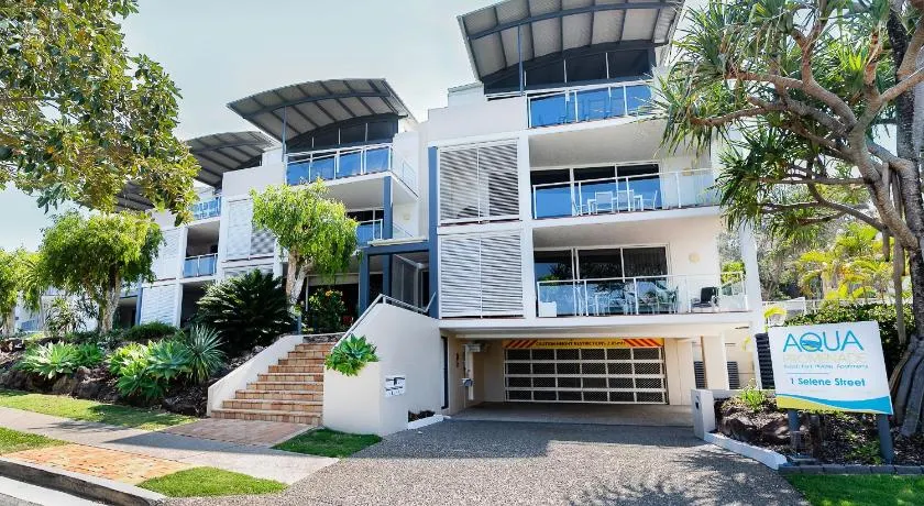 Aqua Promenade Beachfront Holiday Apartments - Image 1