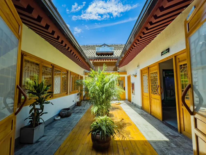 Joke Inn - Image 1