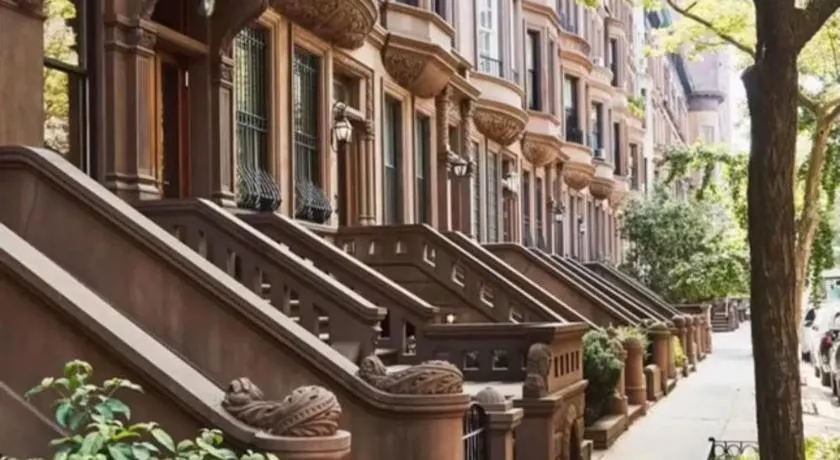 Townhouse in Uptown Manhattan - Image 1