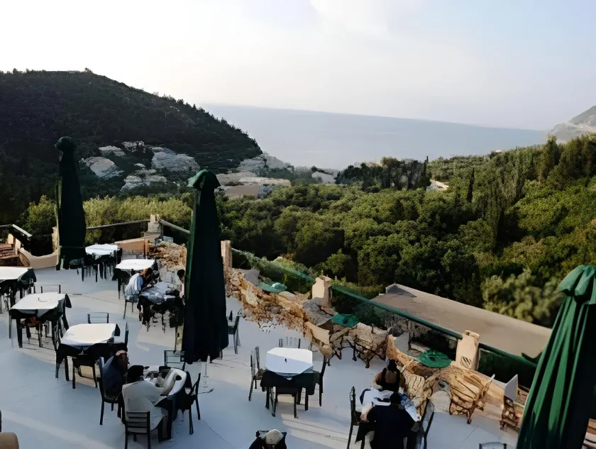 Santa Marina Hotel - Image 1